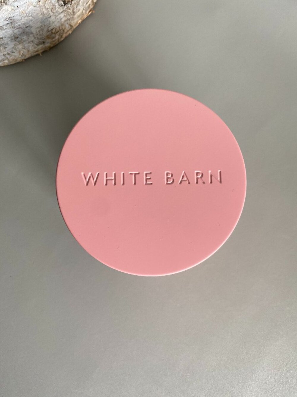 White Barn Rose Water & Ivy 3-Wick Soy Wax Blend Candle Jar NEW - Picture 2 of 5